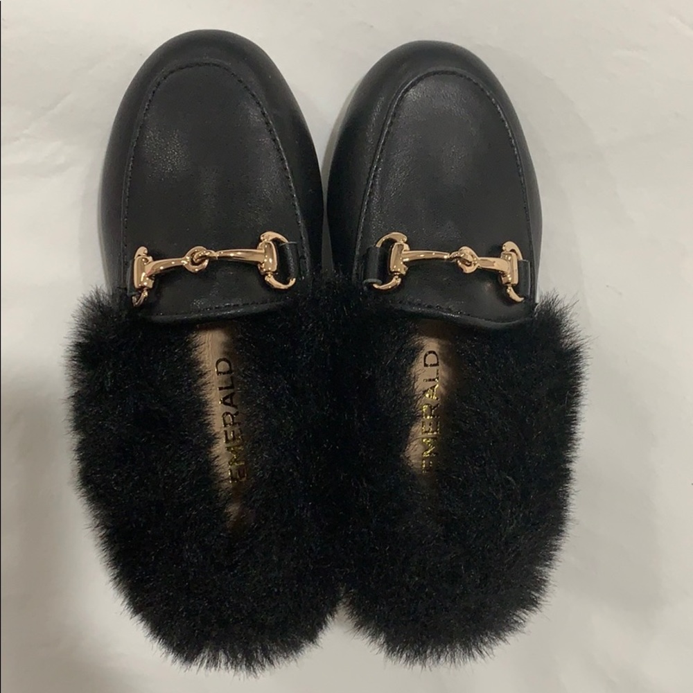 Unisex kids fur black buckled loafer